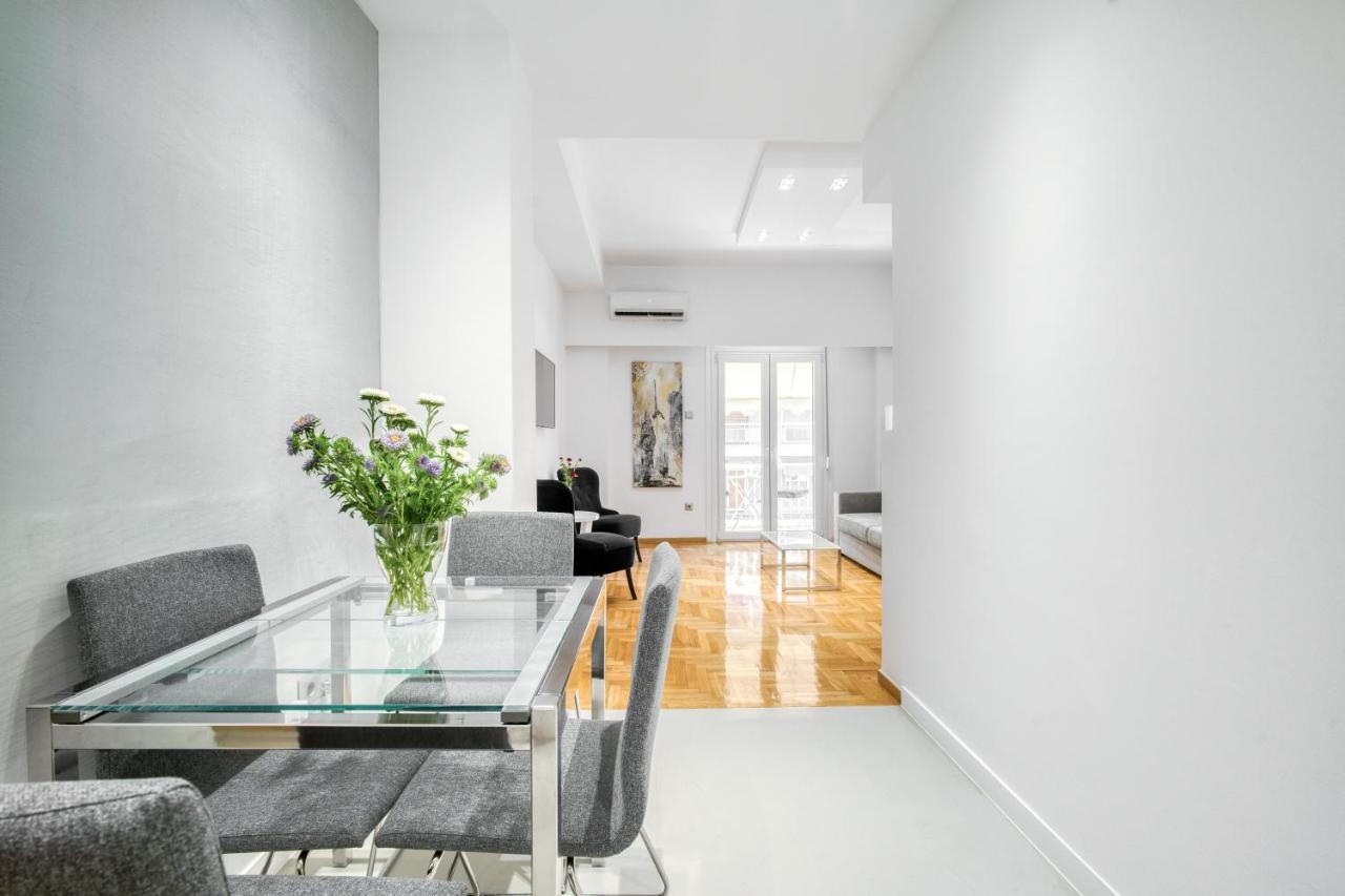 Elegant Light Two Bedroom Apartment In City Center Athén Kültér fotó