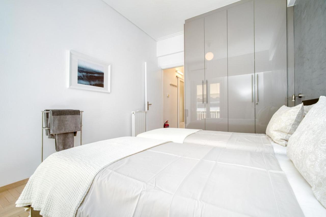 Elegant Light Two Bedroom Apartment In City Center Athén Kültér fotó